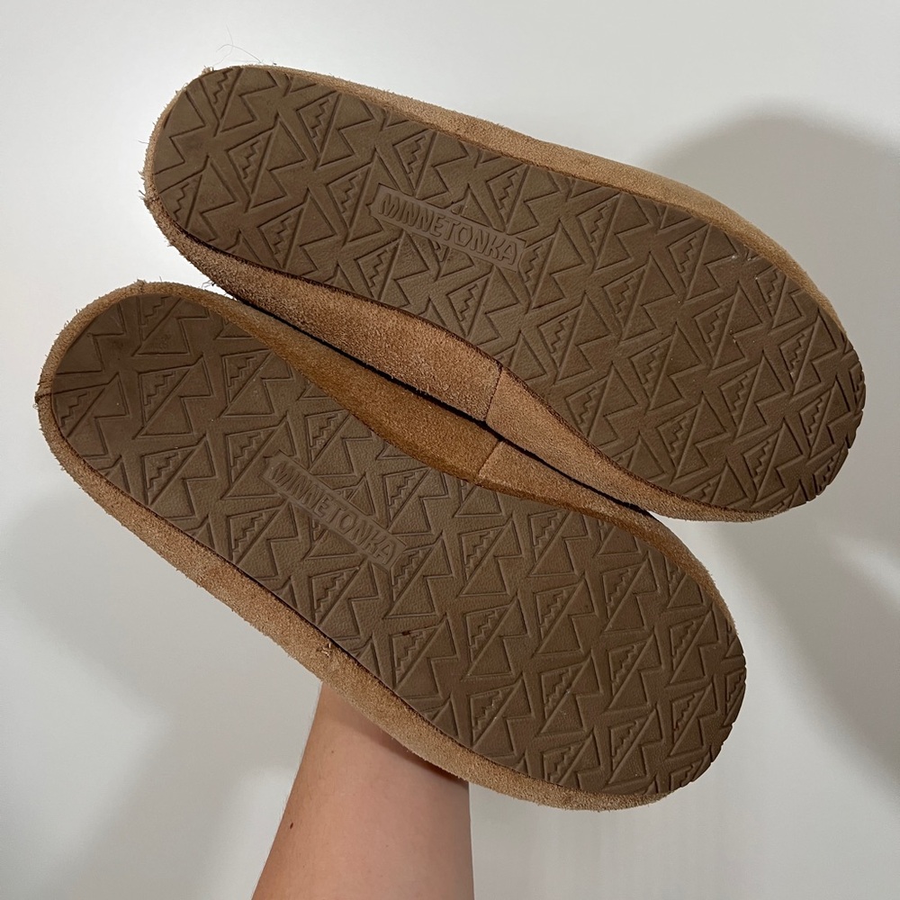 Minnetonka Leather Moccasin Slippers in Tan Size Women’s 9 - Picture 4 of 8
